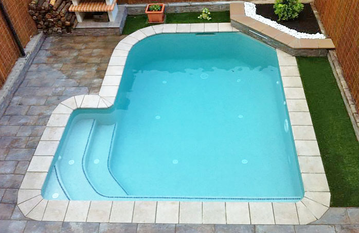 Cascada para piscina!!  Fuentes de agua, Diseño de piscina pequeña,  Diseños de piscina