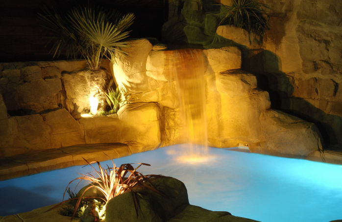 Piscina temática con iluminación